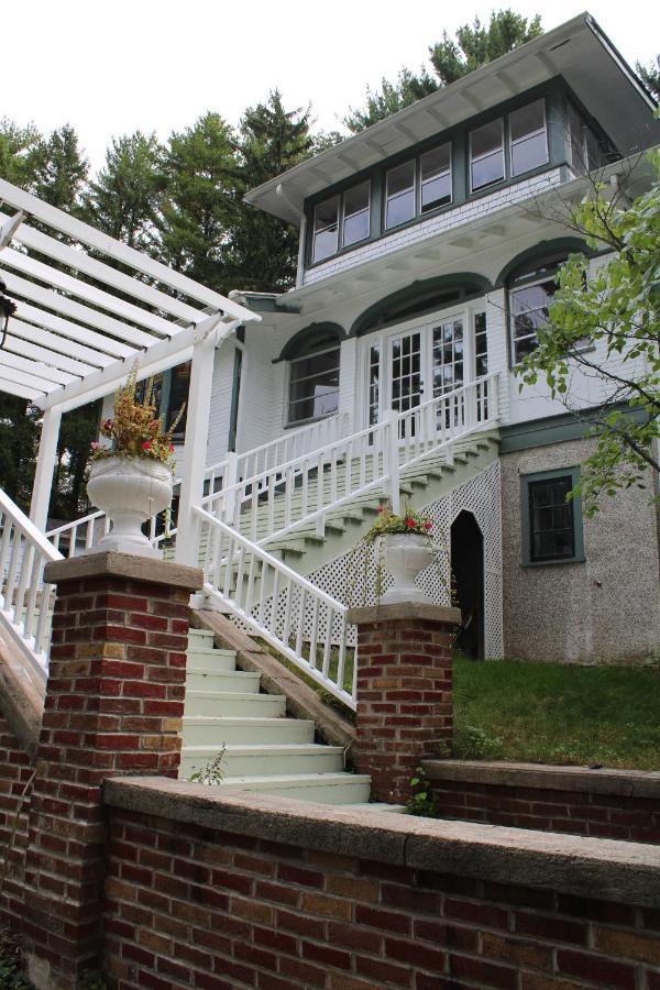 The Hillside B&B. Home W/ Breakfast Service! ウィスコンシン デルズ エクステリア 写真